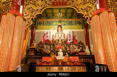 Altar in Thean Hou buddhistischer Tempel (Tempel der Göttin des Himmels), der Göttin Tian Hou, Kuala Lumpur, Malaysia gewidmet Stockfoto