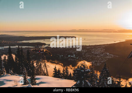 Foto von Vancouver Blick von Grouse Mountain in North Vancouver, BC, Kanada Stockfoto