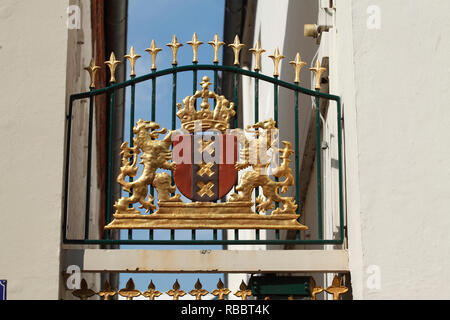 Historisches Wappen der Muttergesellschaft Bünting Tee, Leer, Ostfriesland, Niedersachsen, Deutschland, Europa ich Historisches Wappen am Stammhaus Bünting Stockfoto