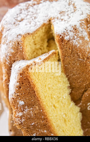 Pandoro: Traditionelle italienische Weihnachtskuchen mit Kopie Raum Stockfoto