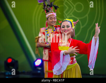 Tänzerinnen aus Anak Seni asia Dance Groupe aus Malaysia treten auf dem Maskdance Festival in Andong Südkorea auf Stockfoto