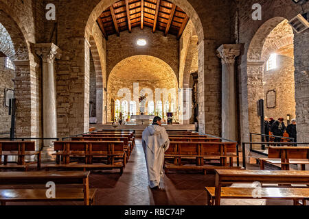 Italien Basilikata Venosa Ss. Trinità und Incompiuta Kirche der Abtei Stockfoto