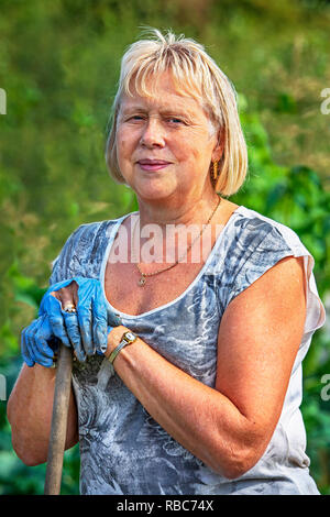 Susanne Bleakley, Grundstück 40, Eglinton Züchter Kleingärten, Kilwinning, Ayrshire, Schottland Stockfoto