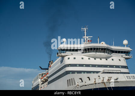 Fähre in den Hafen von Olbia Sardinien Italien Stockfoto