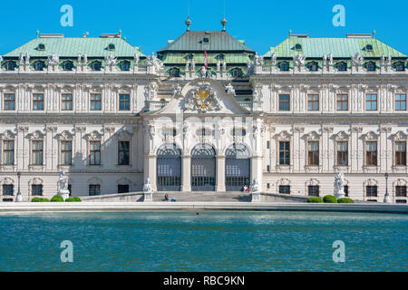 Schloss Belvedere, mit Blick auf die Südfassade (Haupteingang) des barocken Schloss Belvedere, Wien, Wien, Österreich. Stockfoto