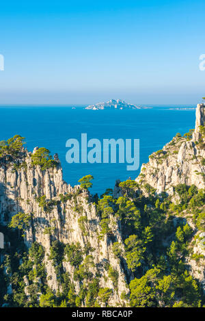 Frankreich, Provence-Alpes-Cote d'Azur, Côte d'Azur, Bouches-du-Rhone, Cassis. Calanque d'En-Vau in Calanques National Park. Stockfoto