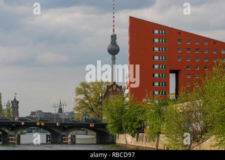 Spree Ufer von einem crusie Boot, Berlin, Deutschland Stockfoto