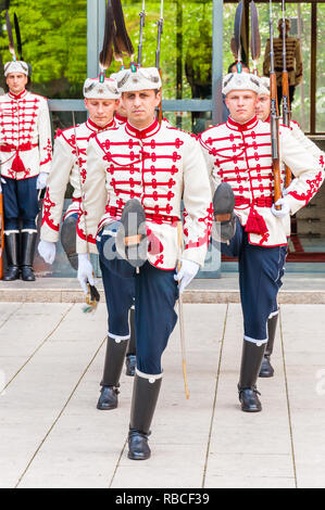 Sofia, Bulgarien - 17. Juni 2013: Die Wachen zu ändern. National Guards Einheit ist rein zeremonielle, wie es um die Sicherheit des Präsidenten von Bulgarien, Mitglieder von Stockfoto