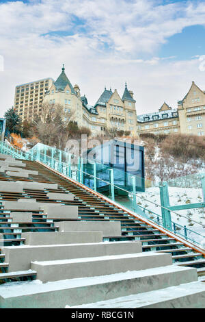 Die Standseilbahn in Edmonton's River Valley ist ein kostenloses Freibad Schrägaufzug, die Besucher aus der Innenstadt zu einer Promenade mit Blick auf den L Stockfoto