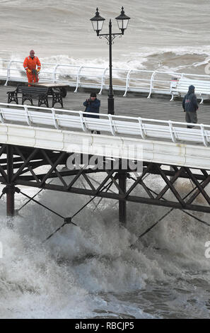 Wellen unter Cromer Pier in Norfolk, wie Meteorologen haben davor gewarnt, dass die gleichen Wetter Muster, die das Tier aus dem Osten ausgelöst und brachte Frost und Schnee im letzten Winter dieses Jahr zurückkehren konnte. Stockfoto