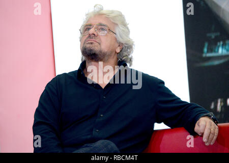 17 Più libri più Liberi, die Buchmesse für kleine und mittlere Verlage konzipiert, im Roma Convention Center in Rom, Italien. Mit: Beppe Grillo, Wo: Rom, Latium, Italien Wann: 08. Dez 2018 Credit: IPA/WENN.com ** Nur für die Veröffentlichung in Großbritannien, den USA, Deutschland, Österreich, Schweiz ** verfügbar Stockfoto