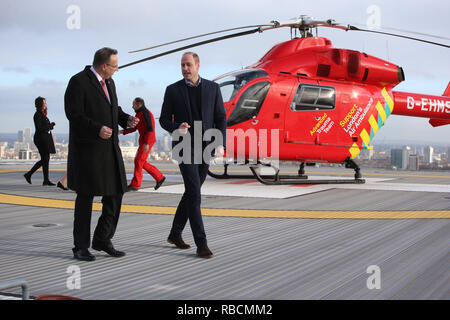 Der Herzog von Cambridge kommt zu einem Besuch im Royal London Hospital, um die Feierlichkeiten zum 30-jährigen Bestehen der Londoner Air Ambulance zu feiern. Stockfoto