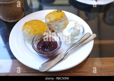 Scones Dessert mit Yam. Ein Scone ist eine Portion schnelle Brot Kuchen Stockfoto