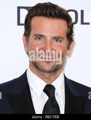 (Datei) Bradley Cooper macht BAFTA Awards nominierungen Geschichte. Bradley Cooper hat eindrucksvoll fünf Nominierungen: Bester Film, Beste Regie, Bestes Adaptiertes Drehbuch, Bester Schauspieler und beste Musik. BEVERLY HILLS, Los Angeles, CA, USA - 29. NOVEMBER: Bradley Cooper kommt auf der 32. jährlichen American Cinematheque Awards Gala im Beverly Hilton Hotel am 29 November, 2018 in Beverly Hills, Los Angeles, Kalifornien, USA. (Foto von Xavier Collin/Image Press Agency) Stockfoto