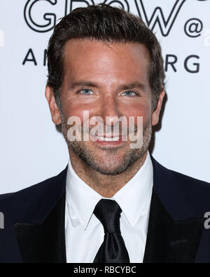 (Datei) Bradley Cooper macht BAFTA Awards nominierungen Geschichte. Bradley Cooper hat eindrucksvoll fünf Nominierungen: Bester Film, Beste Regie, Bestes Adaptiertes Drehbuch, Bester Schauspieler und beste Musik. BEVERLY HILLS, Los Angeles, CA, USA - 29. NOVEMBER: Bradley Cooper kommt auf der 32. jährlichen American Cinematheque Awards Gala im Beverly Hilton Hotel am 29 November, 2018 in Beverly Hills, Los Angeles, Kalifornien, USA. (Foto von Xavier Collin/Image Press Agency) Stockfoto