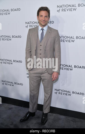 New York, USA. 8. Januar 2019. Bradley Cooper besucht die 2019 National Board of Review Gala an Cipriani 42nd Street am Januar 08, 2019 in New York City. Credit: Erik Pendzich/Alamy leben Nachrichten Stockfoto