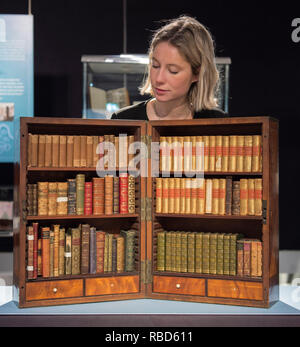 Bonhams Knightsbridge, London, UK. 9. Januar 2019. Reisen: eine Reise in den Büchern von Eton College Bibliothek ist für die Öffentlichkeit zugänglich bei Bonhams Knightsbridge saleroom bis 18. Januar. Foto: Die 80 Exponaten gehören old Etonian Dichter und Autor Maurice Baring reisen Bibliothek, Anfang des 19. Jahrhunderts. Credit: Malcolm Park/Alamy leben Nachrichten Stockfoto