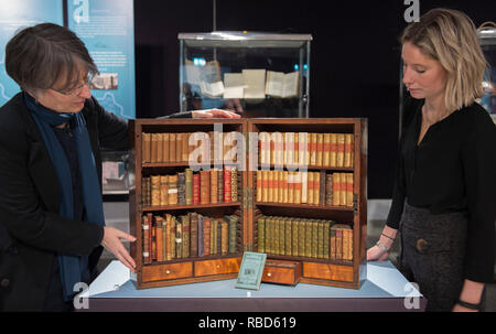 Bonhams Knightsbridge, London, UK. 9. Januar 2019. Reisen: eine Reise in den Büchern von Eton College Bibliothek ist für die Öffentlichkeit zugänglich bei Bonhams Knightsbridge saleroom bis 18. Januar. Foto: Die 80 Exponaten gehören old Etonian Dichter und Autor Maurice Baring reisen Bibliothek, Anfang des 19. Jahrhunderts. Credit: Malcolm Park/Alamy leben Nachrichten Stockfoto