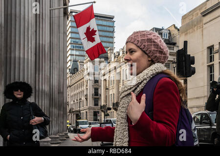 Januar 9, 2019, London, UK. 10. Januar 2019. Mitkämpfer in der Kanadischen Botschaft. Protest in Solidarität mit der Wet uwet'en von British Columbia, 14 von ihnen waren mit Waffengewalt festgehalten für das Stoppen der Bau einer Pipeline fracked Gas über ihre Heimat zu tragen. Diese indigenen. Leute haben nie unterzeichnet Abkommen mit Kanada oder die Rechte und Titel zu diesen Ländern und sagen Sie Kanada verletzt Anuk Nu'at'en. (Wet von uwet'en Gesetz) und der eigenen kolonialen Gesetzen. Sie sagen, daß die Erdgas. Pipeline Projekt 8,6 Mio. Tonnen CO2-Verschmutzung pro. im Jahr 2030 Hu hinzufügen Stockfoto