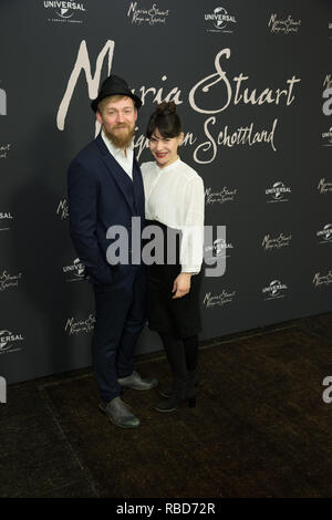 Berlin, Deutschland. 09 Jan, 2019. Tino Mewes und Jamila Saab am Fotoshooting des Films 'Maria Stuart, Königin von Schottland". Credit: Jöšrg Carstensen/dpa/Alamy leben Nachrichten Stockfoto