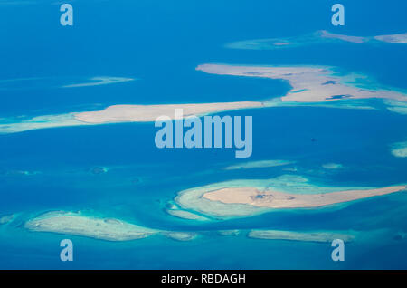 Luftbild des Sinai, Sharm El Sheikh und Inseln im Roten Meer. Stockfoto