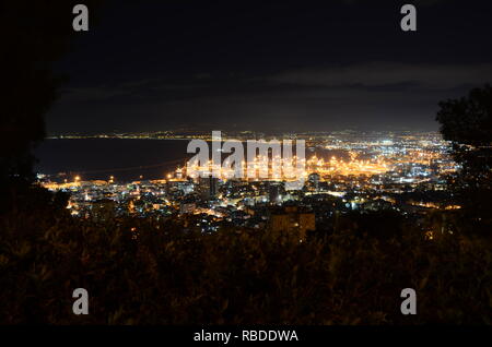 Die Bucht von Haifa und den Hafen von Mount Carmel gesehen Stockfoto