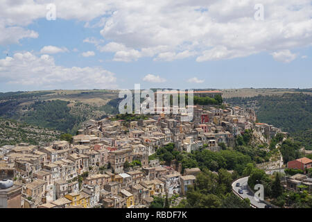 Blick über die Dächer von Ragusa auf Sizilien, Italien Stockfoto