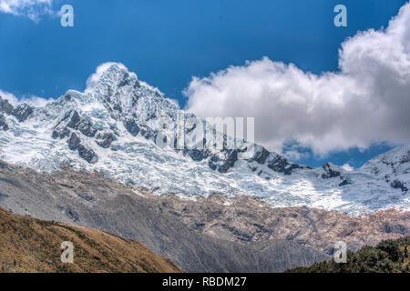 Der Alpamayo Bergkette in Peru ist als "schönster Berg der Welt" bezeichnet. Stockfoto