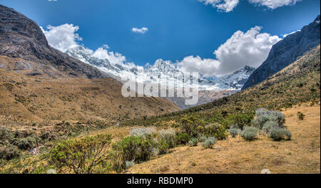 Der Alpamayo Bergkette in Peru ist als "schönster Berg der Welt" bezeichnet. Stockfoto