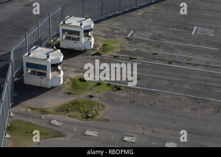 Antenne Landschaft der Hafen von Ramsgate, eine geschlossene, aber einmal besetzt Ferry Terminal, am 8. Januar 2019, in Ramsgate, Kent, England. Der Hafen von Ramsgate wurde als "Brexit Port', die von der Regierung von Premierminister Theresa identifiziert, verhandelt derzeit der britischen Ausstieg aus der EU. Das britische Verkehrsministerium hat zu einer ungeprüften Reederei Seaborne Freight, ausgezeichnet run Roll-on-roll-off-Fähre Dienstleistungen für den Güterkraftverkehr zwischen Ostende und den Kent Anschluss bieten - im Falle der eher kein Deal Brexit. In der EU Referendum von 2016, Menschen in Kent stark gestimmt. Stockfoto