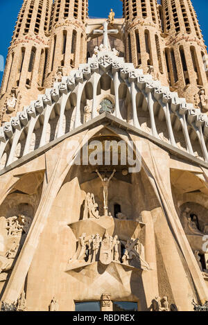 Die Fassade der Sagrada Familia, dem Wahrzeichen in Barcelona Stockfoto