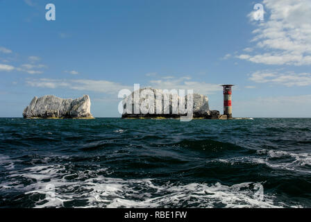 Isle of Wight Klippen Nadeln Leuchtturm Stockfoto