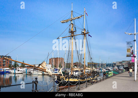 Replik von Admiral Nelson HMS Essiggurke im Humber Dock Marina, Kingston upon Hull, East Riding von Yorkshire, England, Vereinigtes Königreich Stockfoto