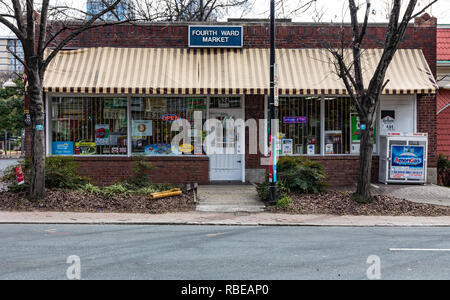 CHARLOTTE, NC, USA-1/8"/19: Vierte Station Markt, Graham St., Uptown. Stockfoto