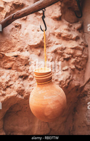 Traditionelles Handwerk Töpfe in Nizwa, die alte Hauptstadt von Oman Stockfoto