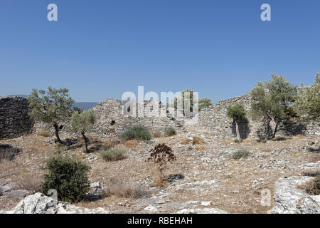 Die Akropolis, die zu einer Festung, die von den Rittern von Rhodos im Mittelalter umgewandelt wurde. antiken griechischen Stadt Iasos, Türkei. Stockfoto