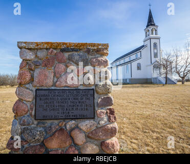 Historische Blumenfeld Kirche (St. Peter und Paul Kirche), im Jahre 1915 erbaut, diente der Deutschen kanadischen Landwirten in Saskatchewan, Kanada. Stockfoto