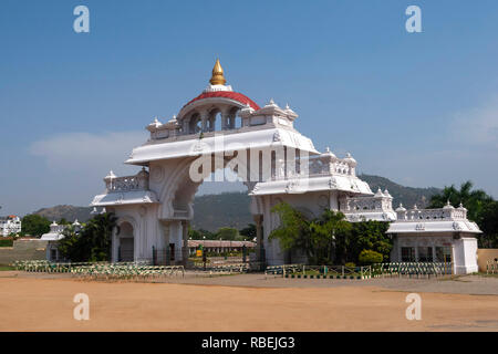 Schönes Tor in der Nähe von Mysore Palast, Karnataka, Indien Stockfoto