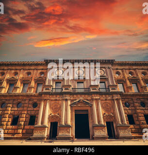 Alhambra von Granada Carlos V Fassade in Andalusien Spanien Stockfoto