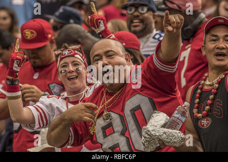Santa Clara, Kalifornien, USA. 2. Okt 2016. 49ers Fans jubeln am Sonntag, 2. Oktober 2016, in Levis Stadion in Santa Clara, Kalifornien. Die Cowboys besiegten die 49ers 24-17. Credit: Al Golub/ZUMA Draht/Alamy leben Nachrichten Stockfoto