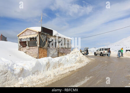 Beirut, Libanon. 10 Jan, 2019. Die Bergregionen und Dörfern östlich von Beirut haben mit frischem Schnee aufgrund der jüngsten Unwetter vom Sturm Norma Credit betroffen: Amer ghazzal/Alamy leben Nachrichten Stockfoto