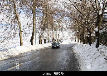 Beirut, Libanon. 10 Jan, 2019. Die Bergregionen und Dörfern östlich von Beirut haben mit frischem Schnee aufgrund der jüngsten Unwetter vom Sturm Norma Credit betroffen: Amer ghazzal/Alamy leben Nachrichten Stockfoto