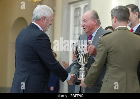 Madrid, Spanien. 10 Jan, 2019. König Juan Carlos von Spanien nimmt an nationalen Sport Awards 2017 im El Pardo Königlichen Palast am Januar 10, 2019 in Madrid, Spanien, 10. Januar 2019. Credit: Jimmy Olsen/Medien Punch Credit: Jimmy Olsen/Medien Punch *** Keine Spanien***/Alamy leben Nachrichten Stockfoto