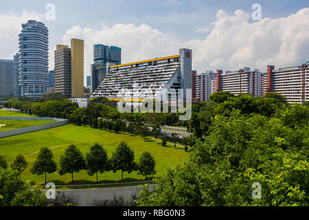 Luftaufnahme des brutalist Design der Golden Mile Complex, Singapur. Stockfoto