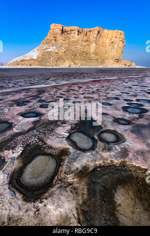 Khersak Insel ist die felsige Insel Urmia See im Nordwesten von Urmia See Stockfoto