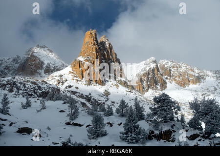 D'Agulles Amitges Amitges (Peak) 2662 m. Nationalpark Aiguestortes. Katalonien. Spanien Stockfoto