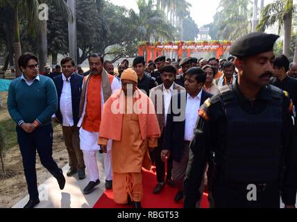 Allahabad, Indien. 10 Jan, 2019. Allahabad: Uttar Pradesh Chief Minister Aditya Nath Yogi zusammen mit anderen Minister prüfen innaugurating Khusroobagh nach verschiedenen Regelungen in Allahabad am 10-01-2019. Foto von Prabhat Kumar Verma Credit: Prabhat Kumar Verma/Pacific Press/Alamy leben Nachrichten Stockfoto