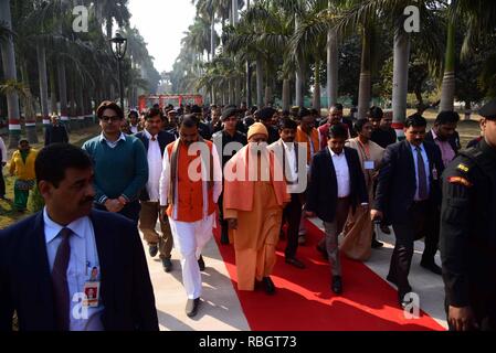 Allahabad, Indien. 10 Jan, 2019. Allahabad: Uttar Pradesh Chief Minister Aditya Nath Yogi zusammen mit anderen Minister prüfen innaugurating Khusroobagh nach verschiedenen Regelungen in Allahabad am 10-01-2019. Foto von Prabhat Kumar Verma Credit: Prabhat Kumar Verma/Pacific Press/Alamy leben Nachrichten Stockfoto