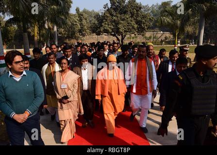 Allahabad, Indien. 10 Jan, 2019. Allahabad: Uttar Pradesh Chief Minister Aditya Nath Yogi zusammen mit anderen Minister prüfen innaugurating Khusroobagh nach verschiedenen Regelungen in Allahabad am 10-01-2019. Foto von Prabhat Kumar Verma Credit: Prabhat Kumar Verma/Pacific Press/Alamy leben Nachrichten Stockfoto