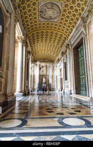 Rom, Italien, Oktober 04, 2018: Eingang der Basilika di San Giovanni in Laterano Stockfoto